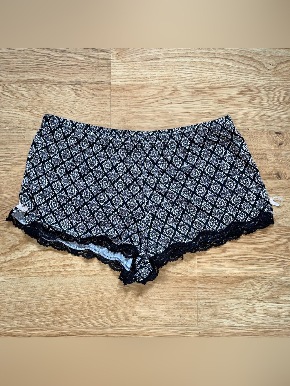 Women's Black and White Pajama size Medium